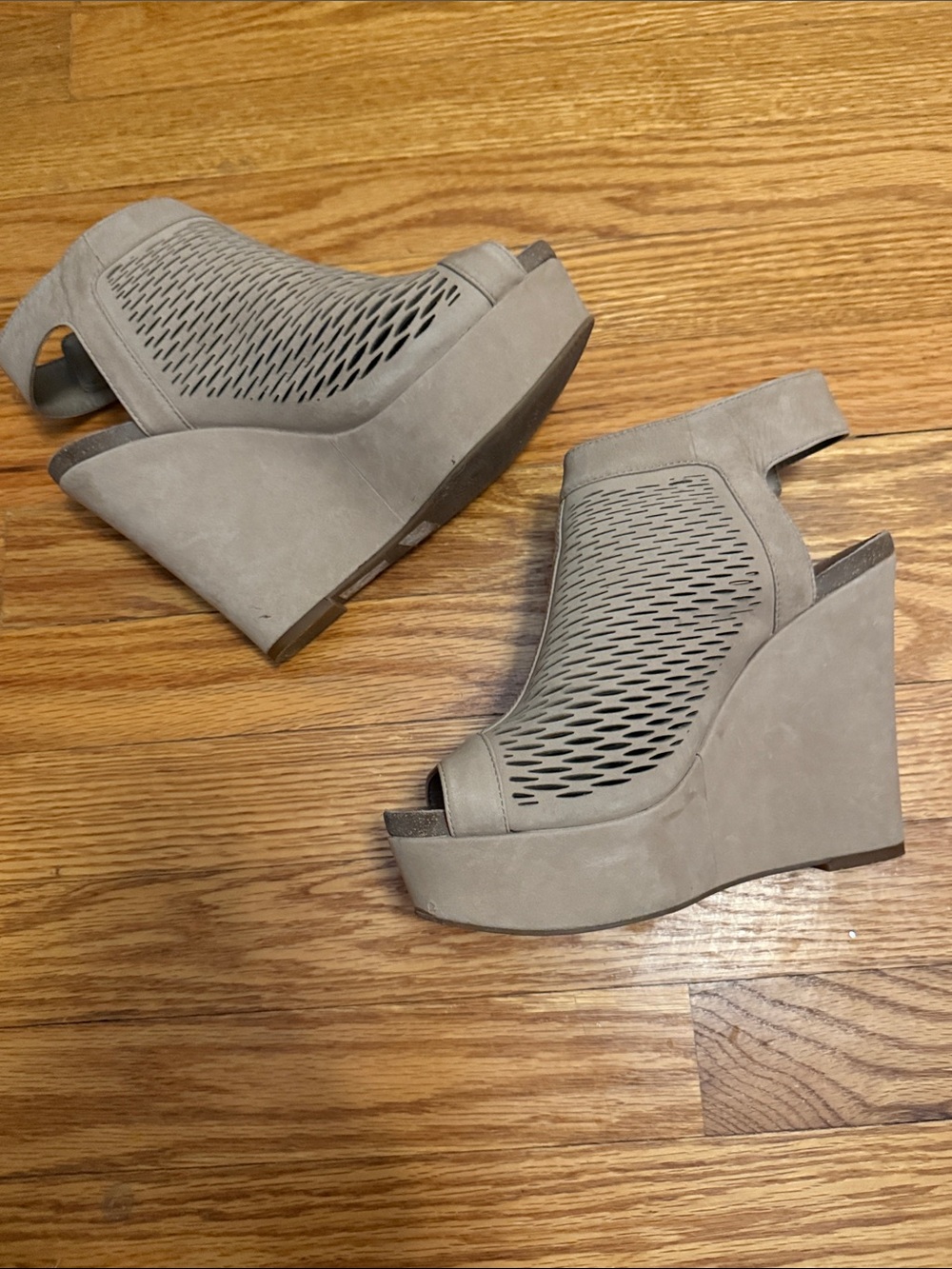 Vince Camuto Taupe Laser-Cut Peep-Toe Wedge Slingbacks size 7.5